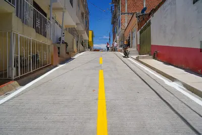 Con obras de pavimentación y alcantarillado, el Gobierno de Floridablanca garantiza vías seguras